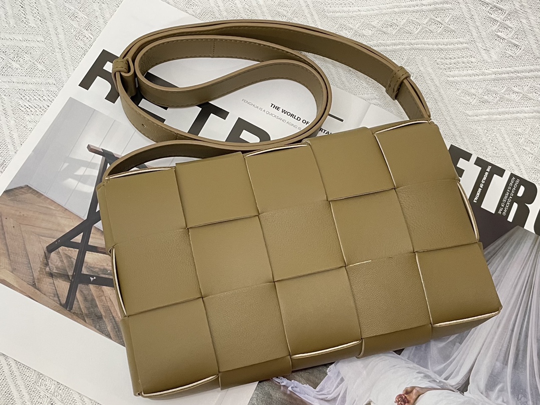 Cassette Intreccio Leather Cross-body Bag Khaki